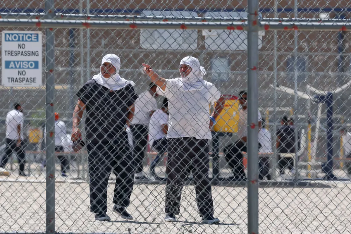 Mexico supports a lawsuit over ICE mistreatment in a California center: pepper spray used to quell complaints and expired food