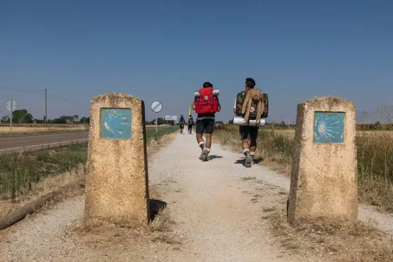 The minute and a half of fame of empty Spain: the total eclipse will hide the Camino de Santiago