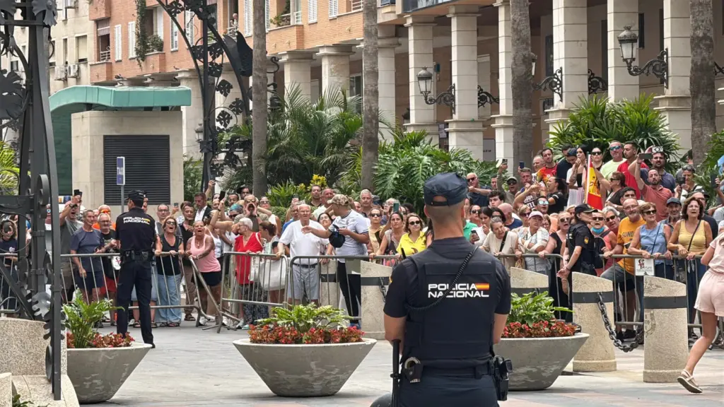 Abascal uses the crisis to increase pressure: “If the Government doesn’t expel the immigrants, the Spaniards will”