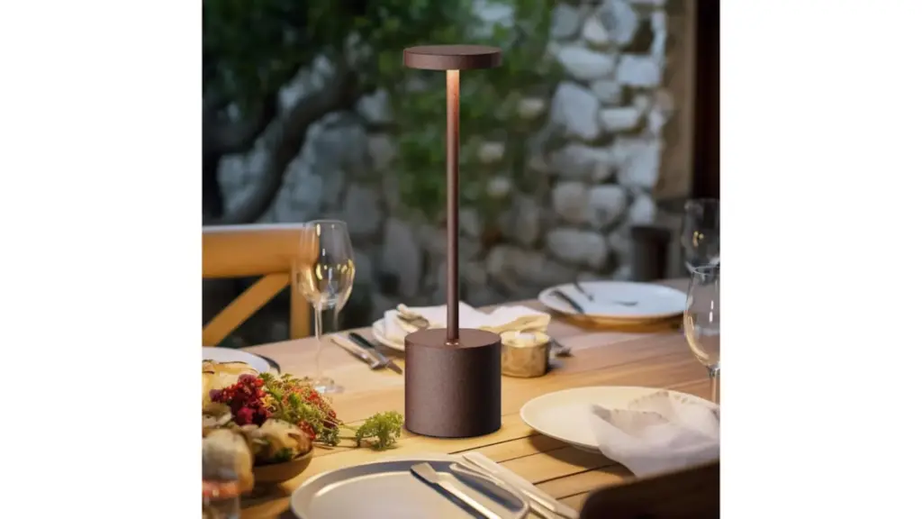 Esta es una lámpara para cenas en terrazas que arrasa en Amazon