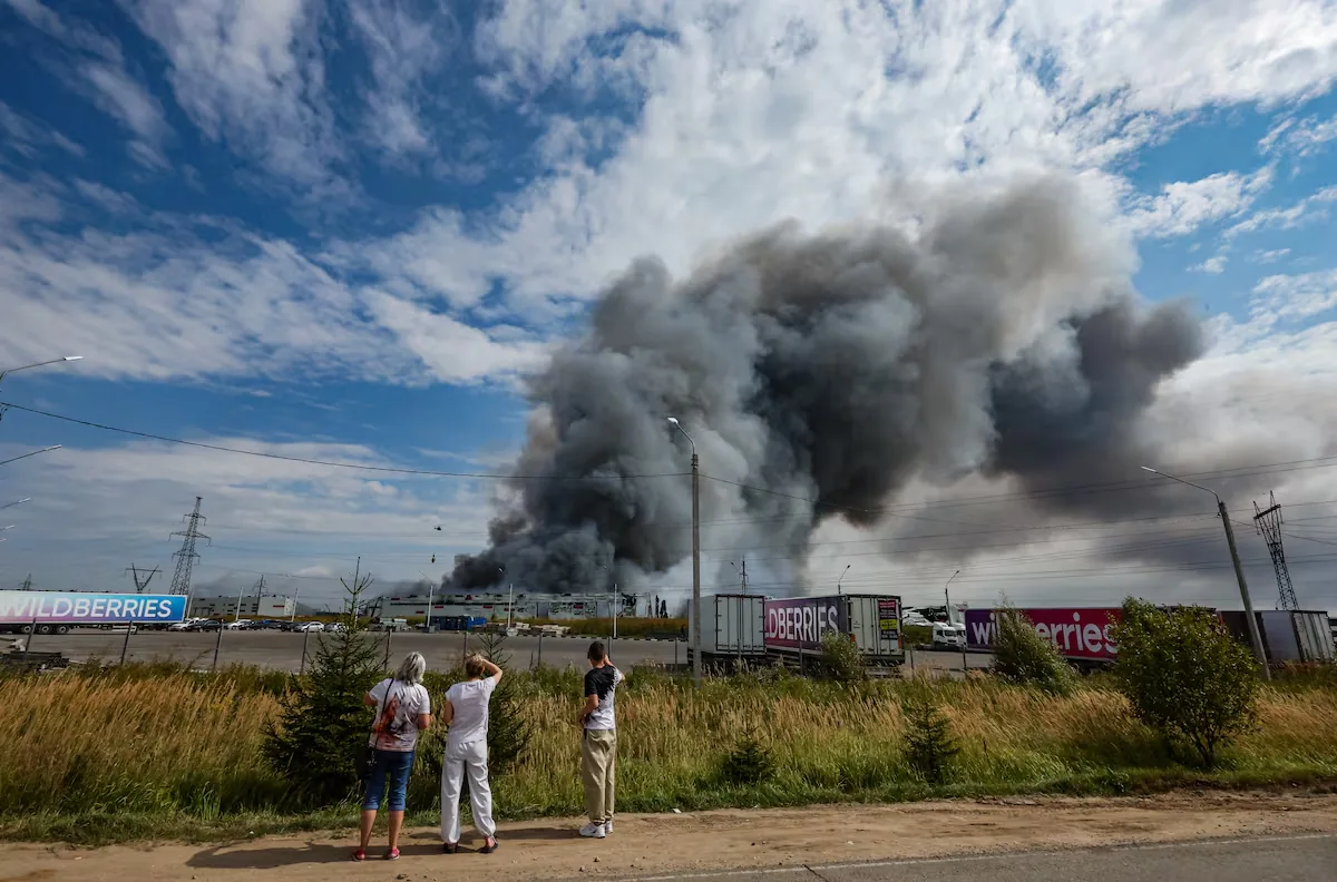 Ukraine targets the heart of Russian trade by bombing four warehouses of the giant Ozon