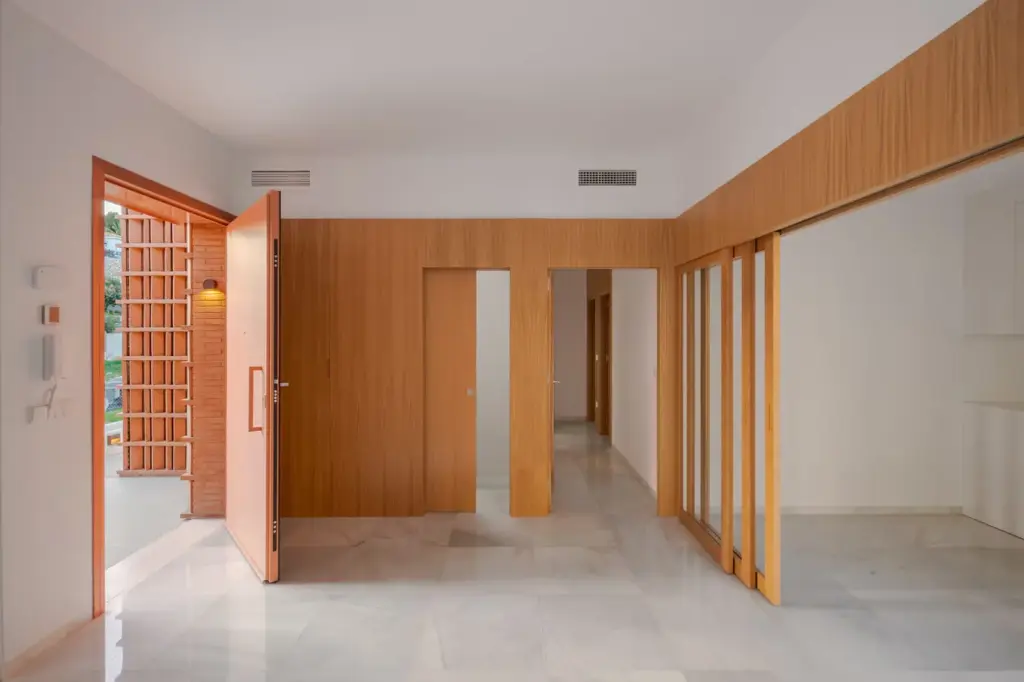 This is Casa Cantal: 15,000 bricks, cross ventilation, and a courtyard against the heat in Málaga