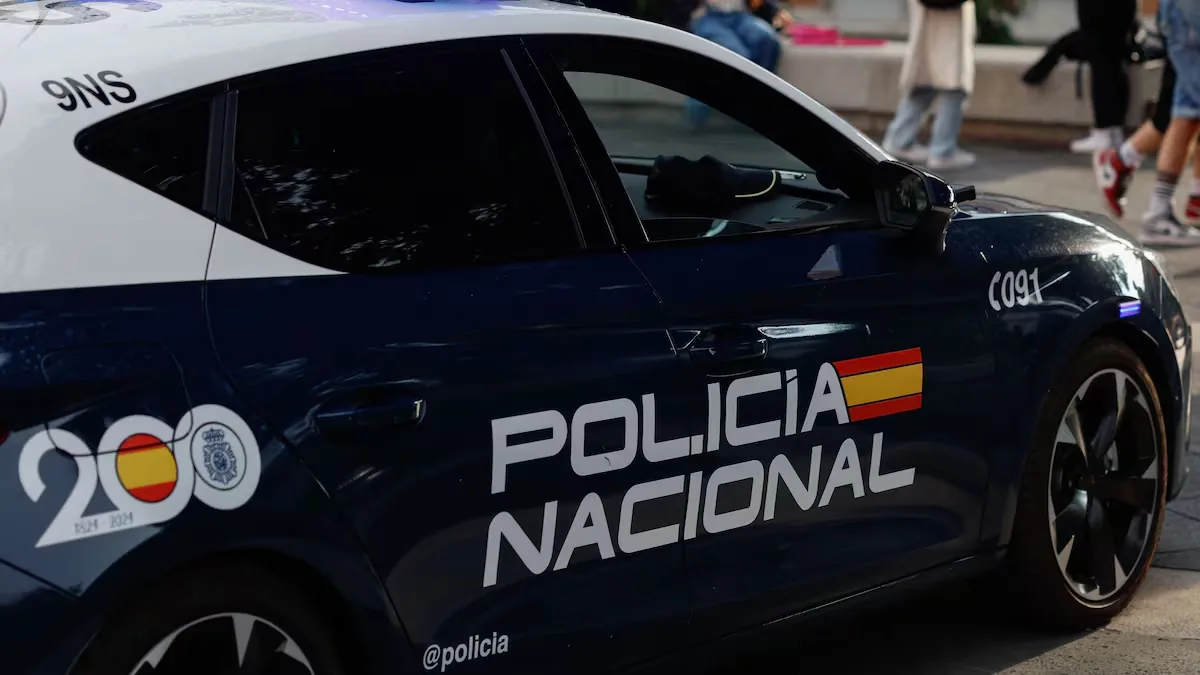 A woman dies after receiving multiple stab wounds in a fight between families in Puente de Vallecas