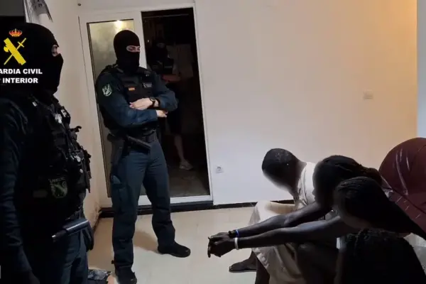 A network that captured migrant minors in a center in the Canary Islands to prostitute them in France is dismantled