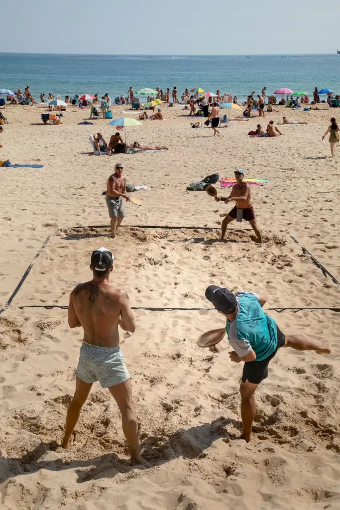 Ángel Ortiz, the grandson of the inventor of beach paddles, wants to revolutionize this sport