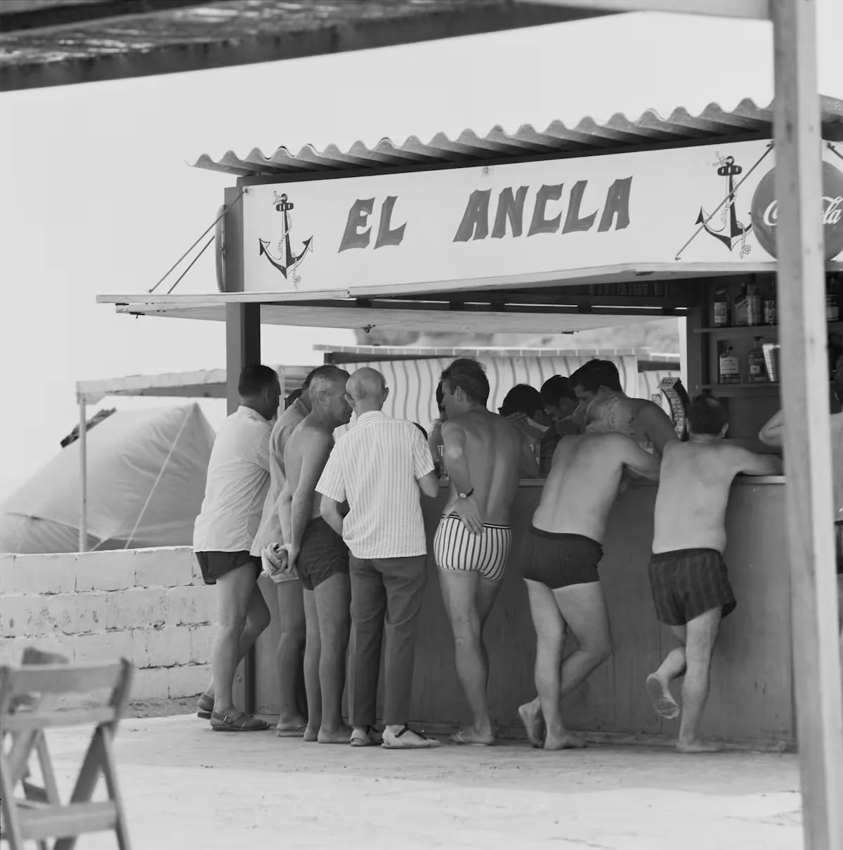 The beach bar, praise and vindication of a popular institution
