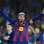 Araujo, cedido al Liverpool, se entrega a Anfield para olvidar el dolor del Barça