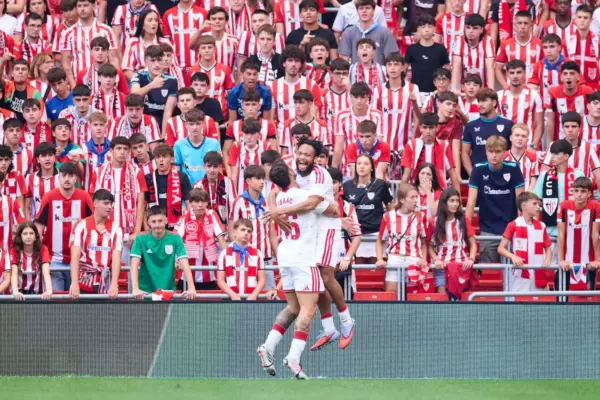 Athletic awakens all its ghosts and falls in a rough match against Sevilla