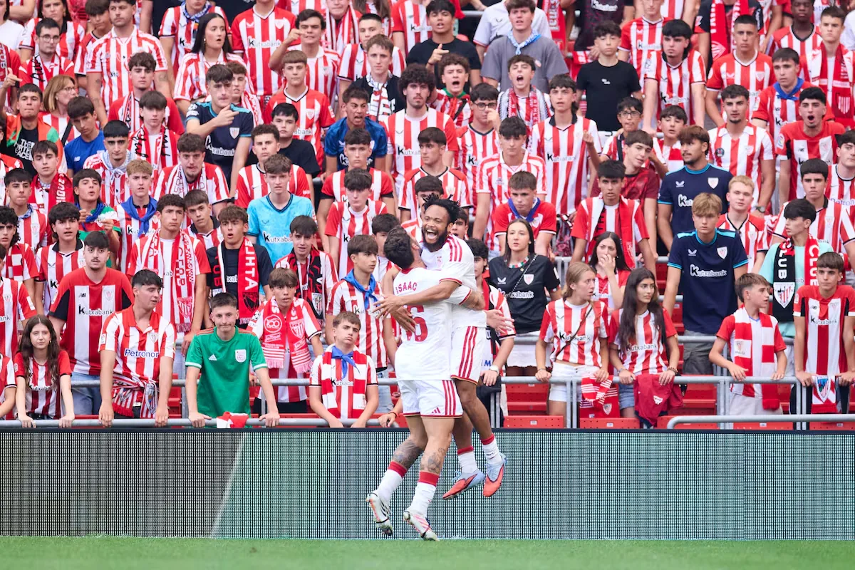 Athletic awakens all its ghosts and falls in a rough match against Sevilla