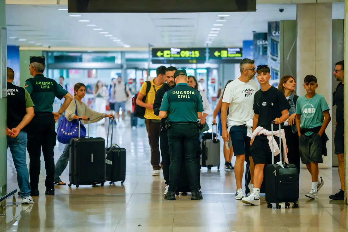 First day of control for travelers coming from Italy: the police request documentation from only 5% or 10% of the passengers