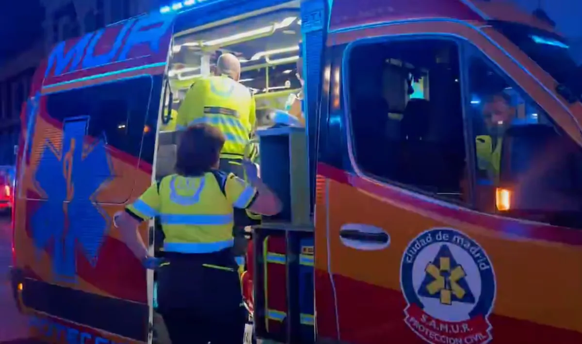 The night leaves two seriously injured in two fights, one in a nightclub and another next to the Puerta del Sol