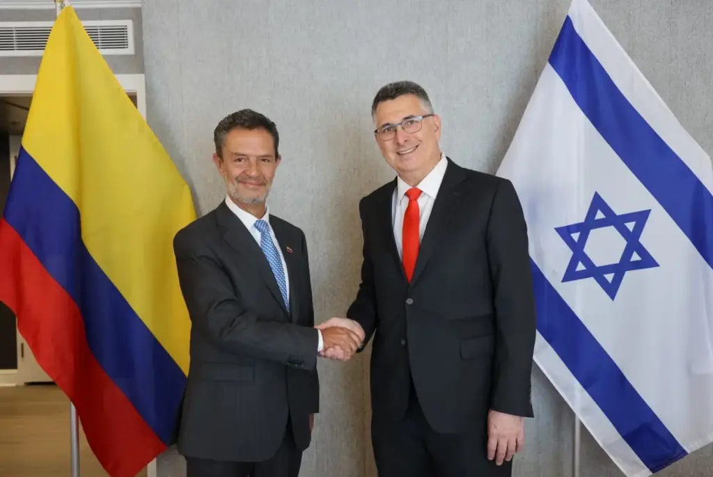 De la Espriella impone una nueva política exterior orientada a Estados Unidos e Israel en plena crisis por el terremoto