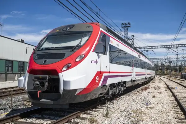 Renfe increases frequencies on three Cercanías lines in Valencia starting September