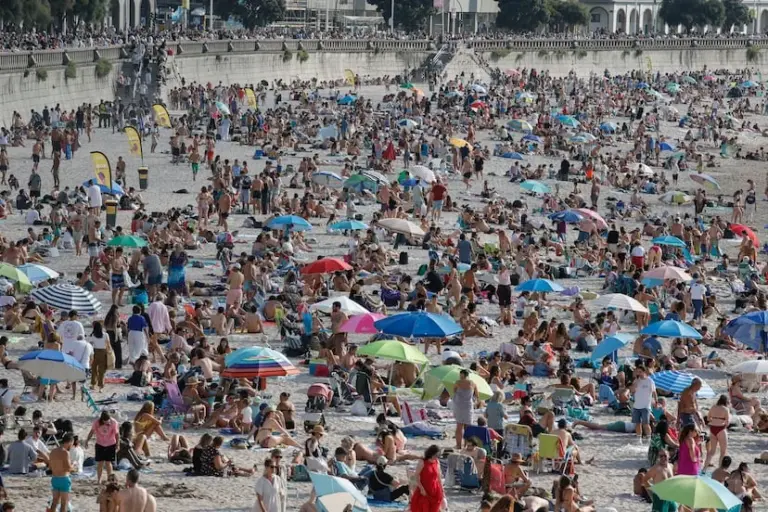 The eclipse conquers the heart of Spain