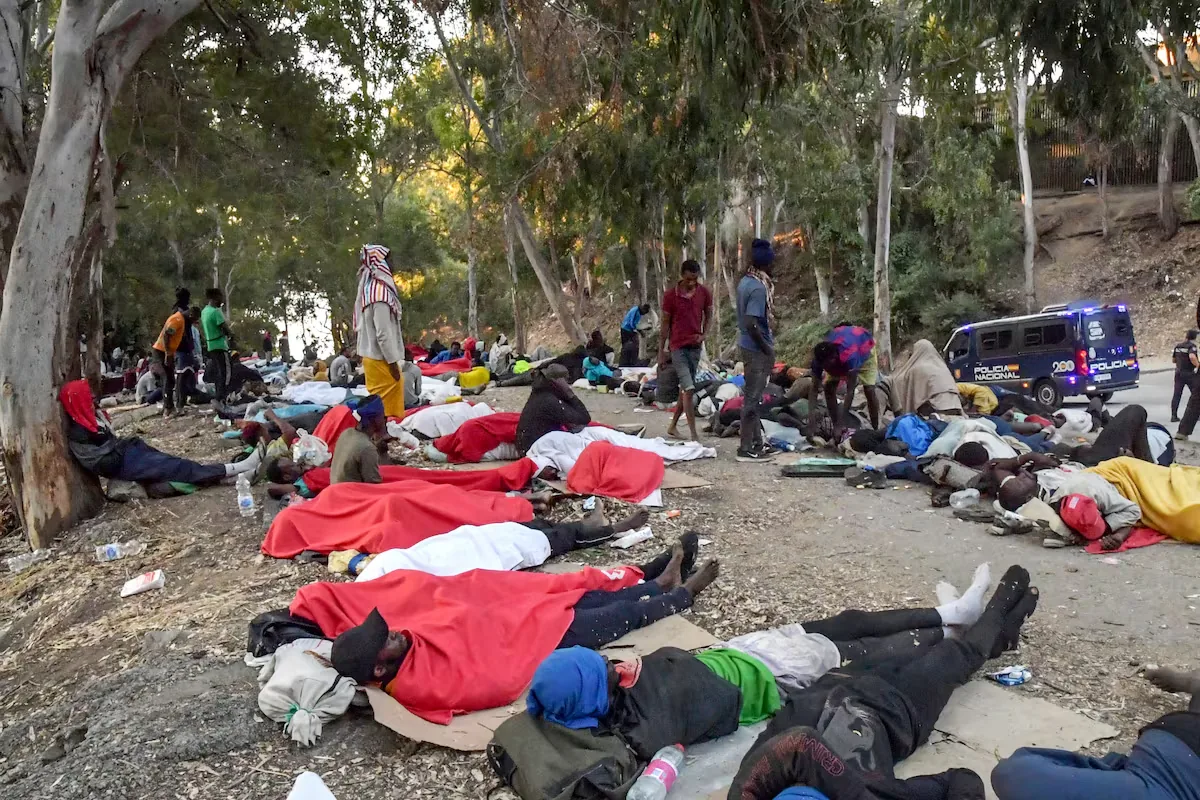 Latest news on immigrant entry to Ceuta, live | About a hundred migrant minors have spent the night in a school in Ceuta