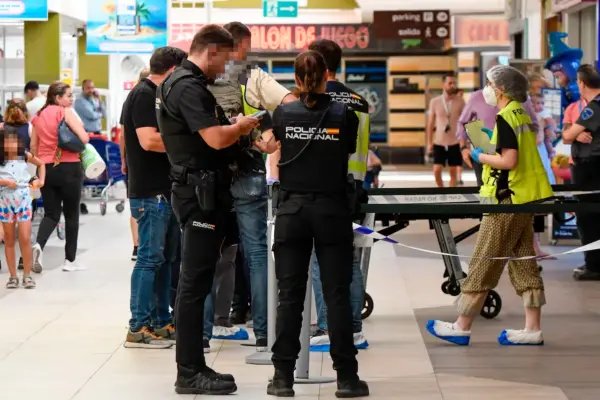 Remand in custody without bail for the man who murdered his ex-partner in a shopping center in Murcia