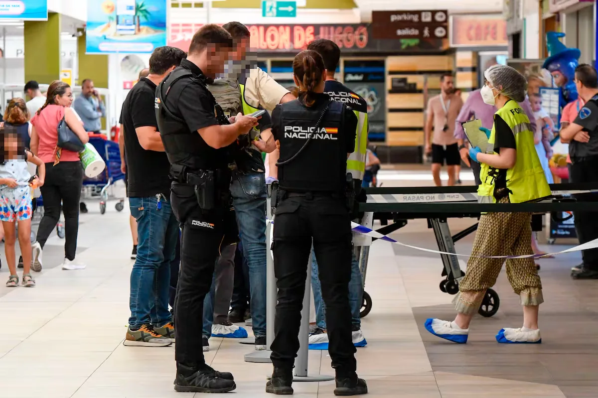 Remand in custody without bail for the man who murdered his ex-partner in a shopping center in Murcia