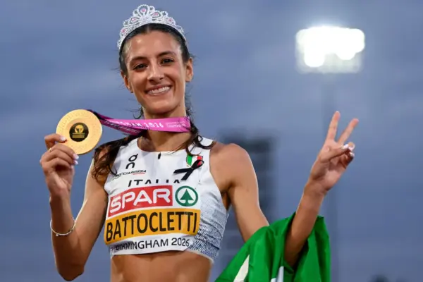Battocletti, queen of the background again