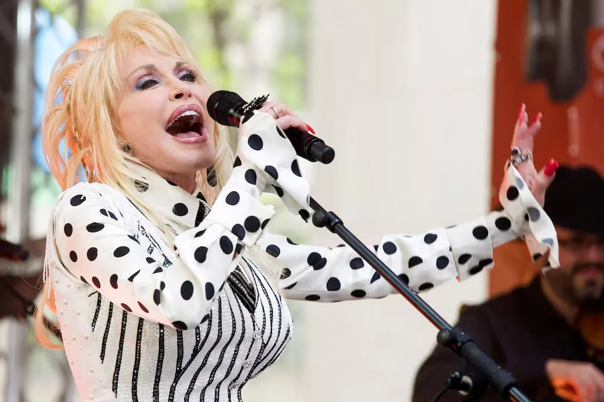 Dolly Parton died after a "brief cancer"