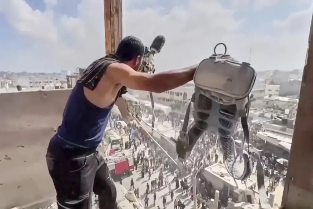 An Israeli soldier, on attacks on the press in Gaza: "For the soldiers, all cameras help Hamas"