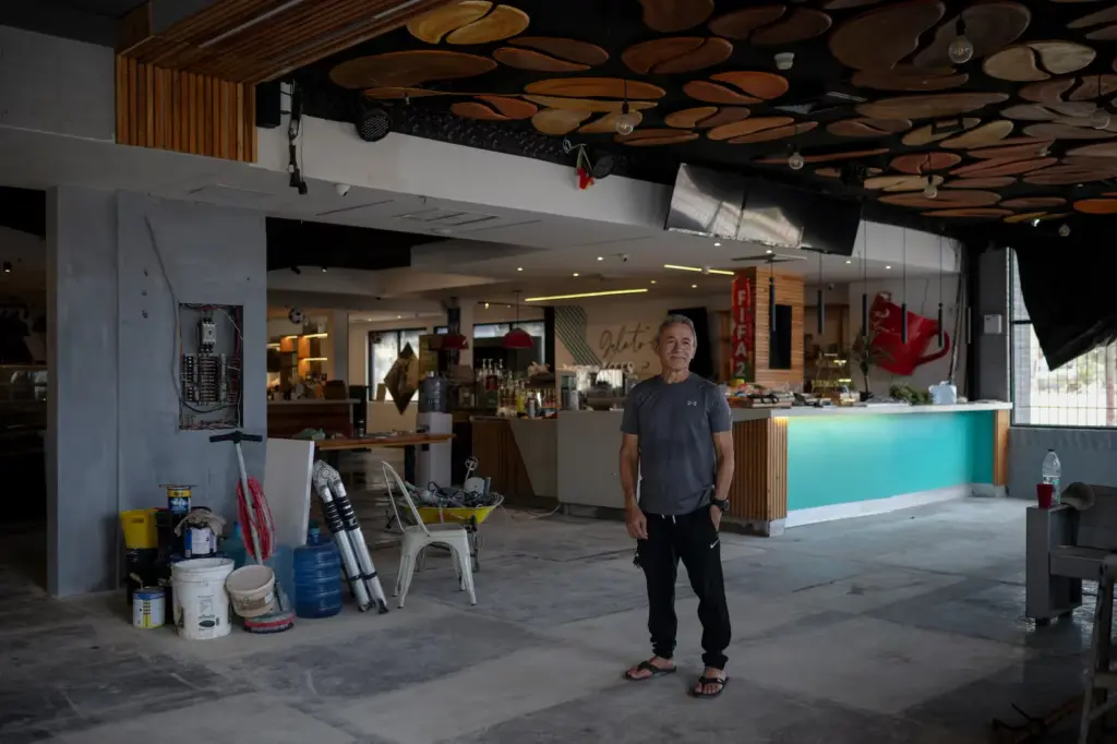 Two months after the earthquakes in Venezuela, La Guaira returns to work without tourism and amid the rubble
