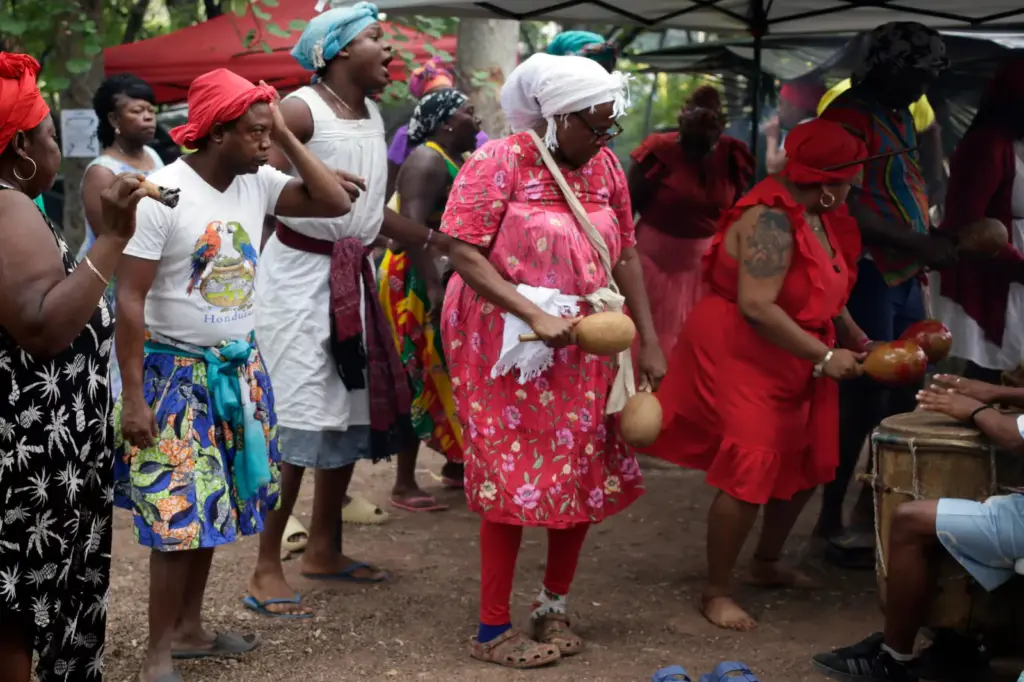 The resistance of the Garifunas to preserve their territory: “They will not take us out of our paradise”