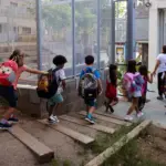 The course starts in Catalonia with 1,100 more teachers and under the threat of strikes