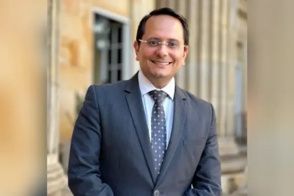 The Government of De la Espriella appoints a critic of the Peace Agreement and denier of the armed conflict to the Memory Center