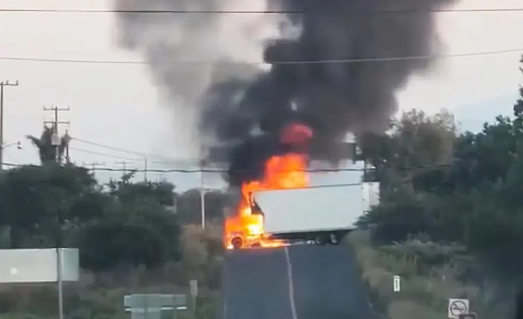 The fire of crime ignites again in Michoacán with more than twenty road blockades