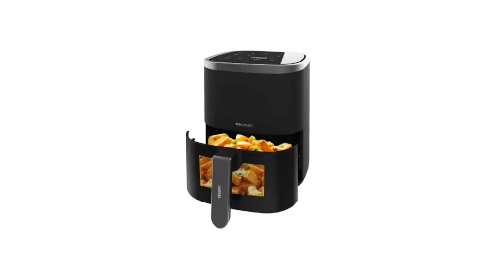Control the cooking without opening the drawer and without losing heat with the Cecotec air fryer with window and integrated lighting