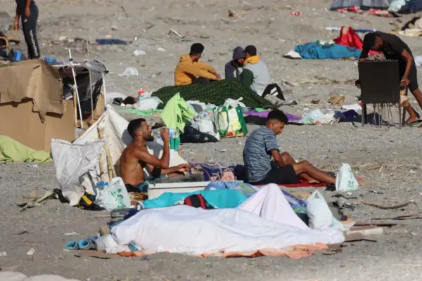 Latest news on immigrant entry to Ceuta, live | Feijóo urges Sánchez to decree lockdown in Ceuta due to “health risk” of scabies and tuberculosis