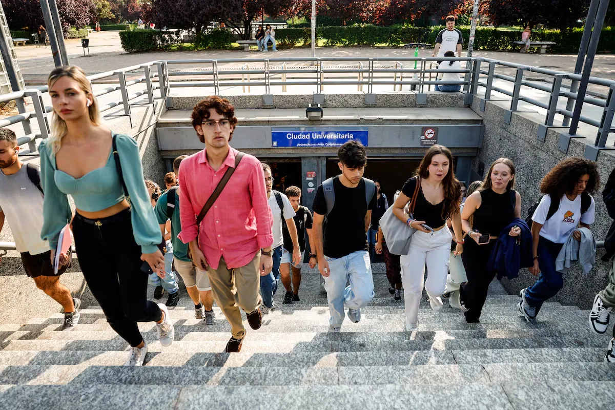 Only 31% of young people live without family support in Spain, the worst rate among neighboring countries