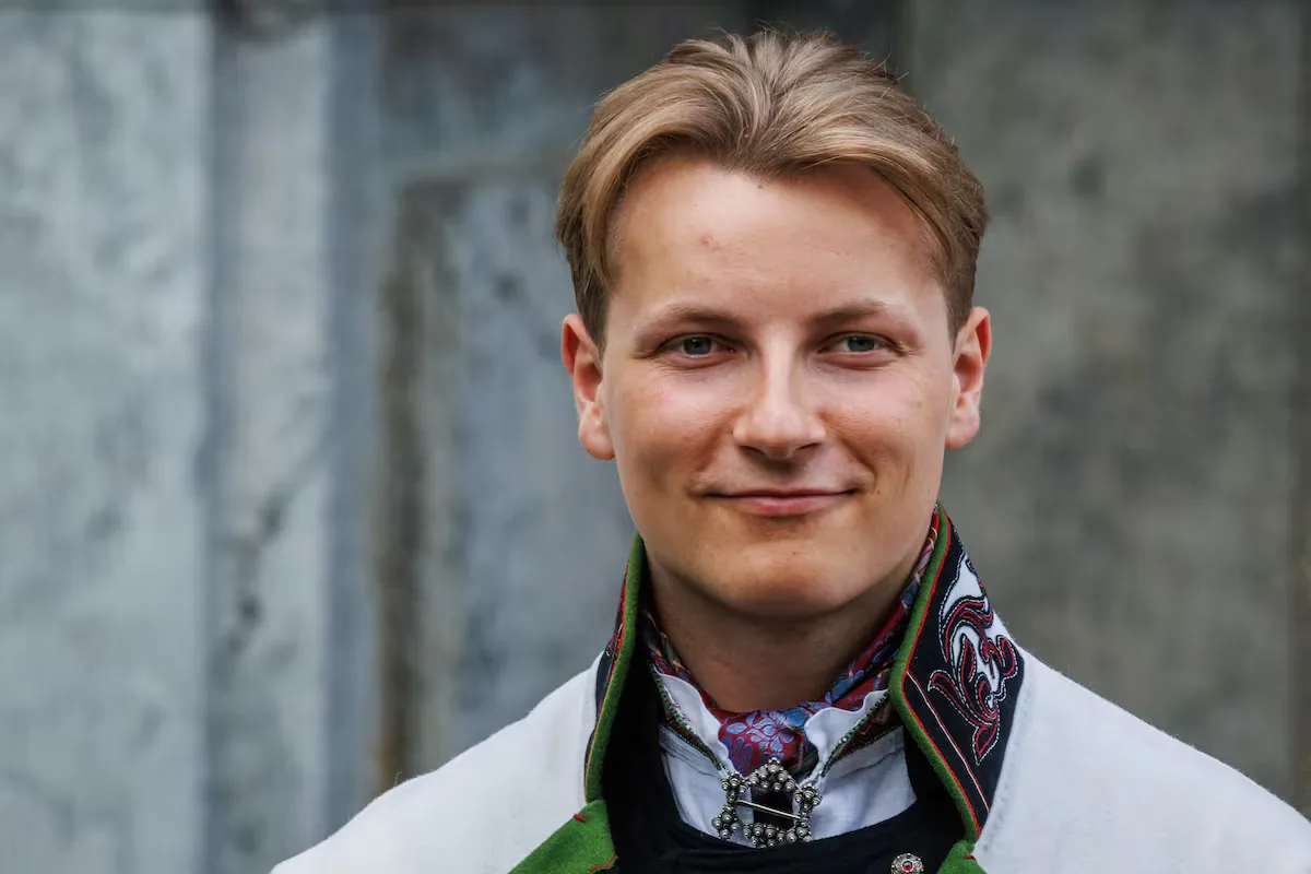 Sverre Magnus of Norway follows in the footsteps of Infanta Sofía and will study at Forward College in Lisbon, Paris, and Berlin