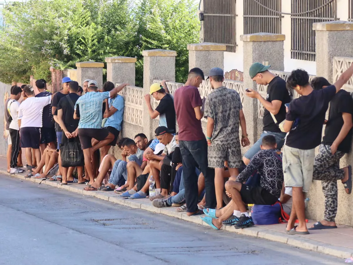 Health calls the autonomous communities this Monday to send vaccines to Ceuta
