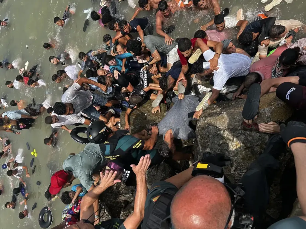 The hands that saved the swimmers at the Ceuta border: “Getting a baby and a family out is a joy”