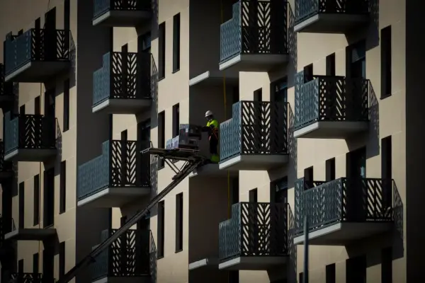 The long climb of housing: houses double in price after 12 years of uninterrupted increases