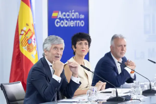 Marlaska contradicts Robles and insists that the CNI did not report the possibility of a massive influx of migrants in Ceuta