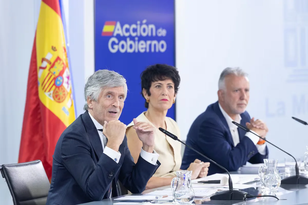 Marlaska contradicts Robles and insists that the CNI did not report the possibility of a massive influx of migrants in Ceuta