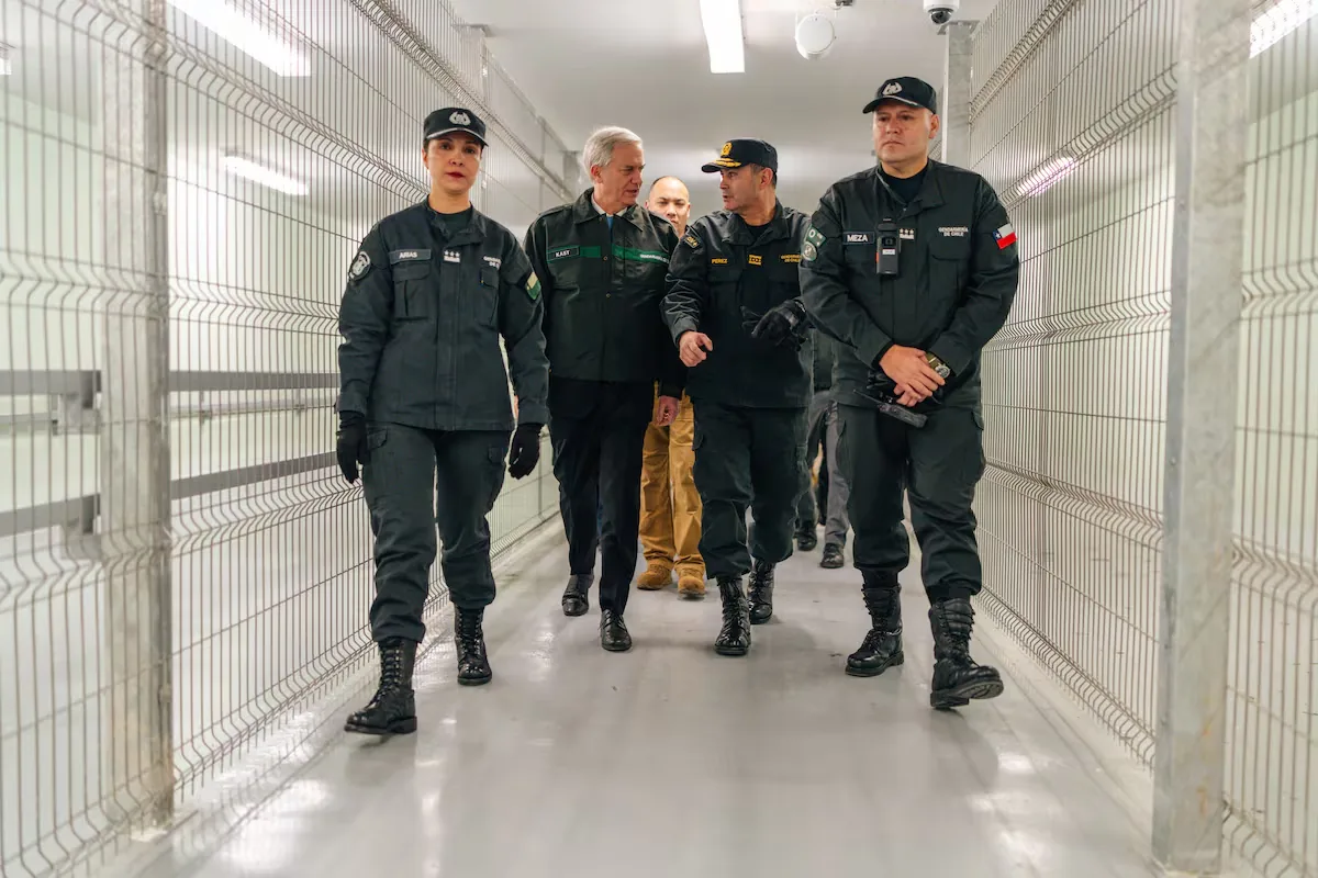 The Kast Government carries out a massive transfer of high-risk inmates in a Bukele-style operation