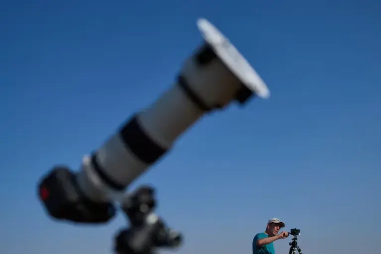 The eclipse conquers the heart of Spain