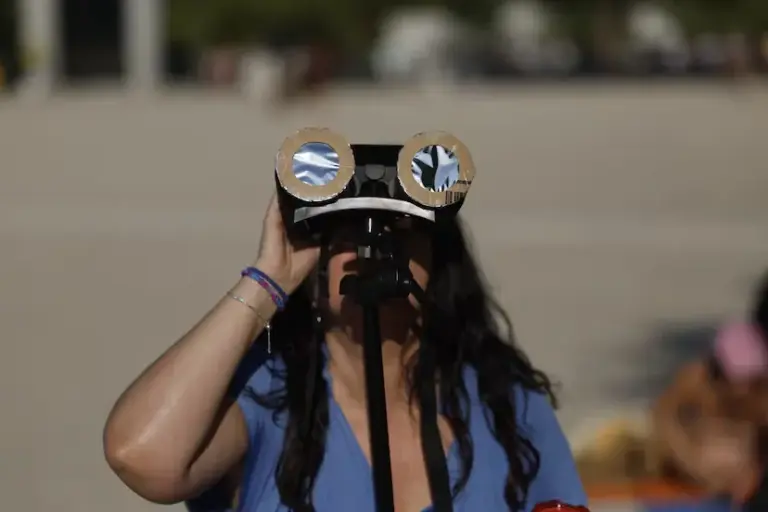 The eclipse conquers the heart of Spain