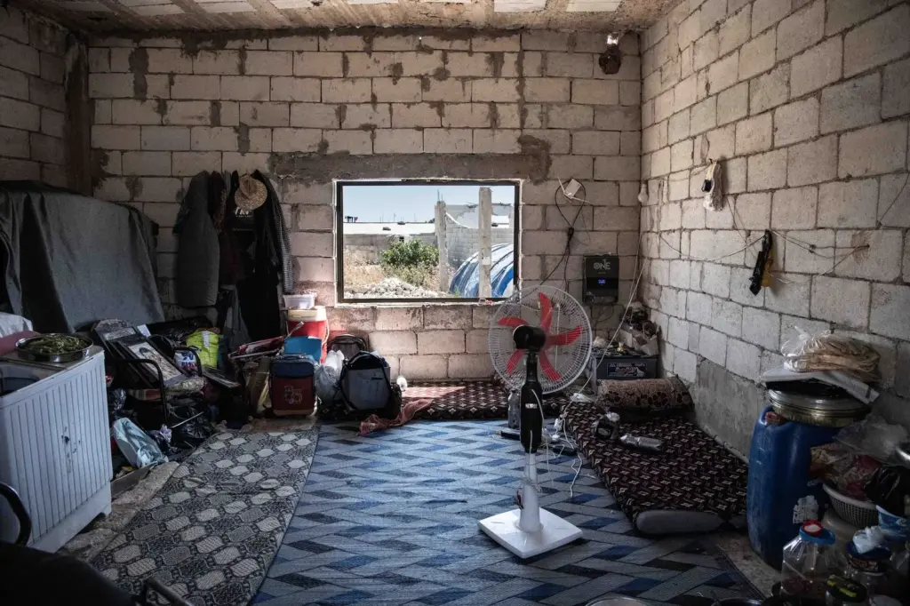 The dangerous return to Syria after the war: surviving in a tent among the rubble, in a land sown with explosives