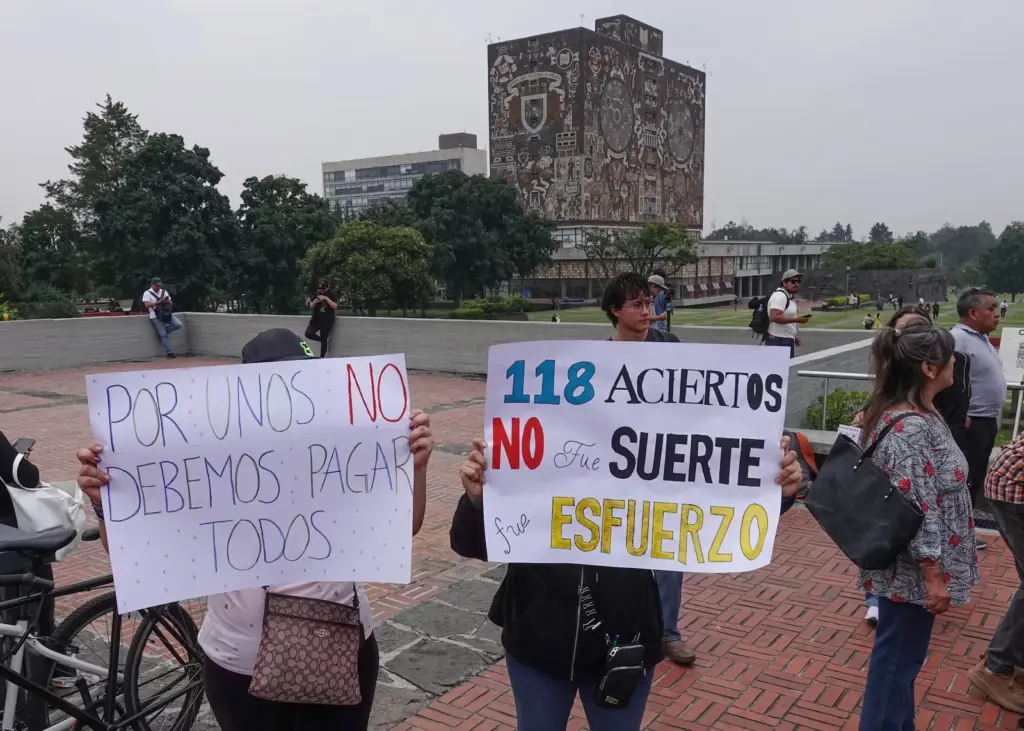 The UNAM entrance exam scandal casts doubt on the processes of other universities