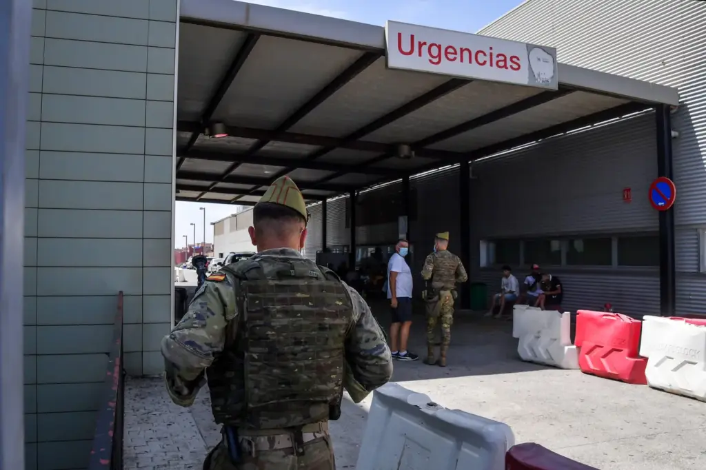 Ceuta at the limit: crowded emergency rooms, overwhelmed residents, and siren noises