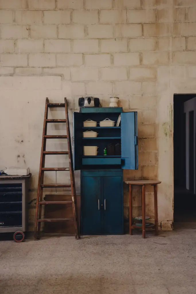 Tragedy and rebirth of La Cartuja's dinnerware: "It is the first time I heard a businessman say he wanted to expand the workforce"