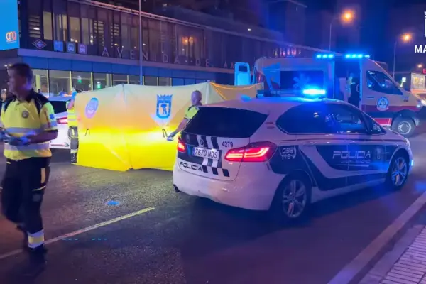 A 74-year-old man dies after being run over on Avenida de América in Madrid