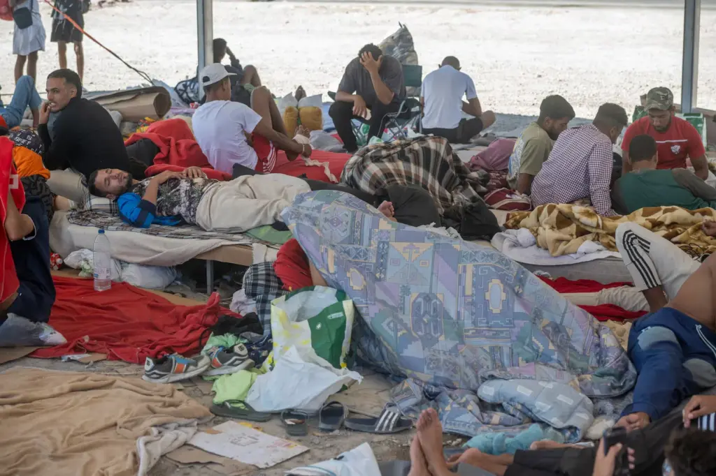 Feijóo delves into the "public health crisis" in Ceuta