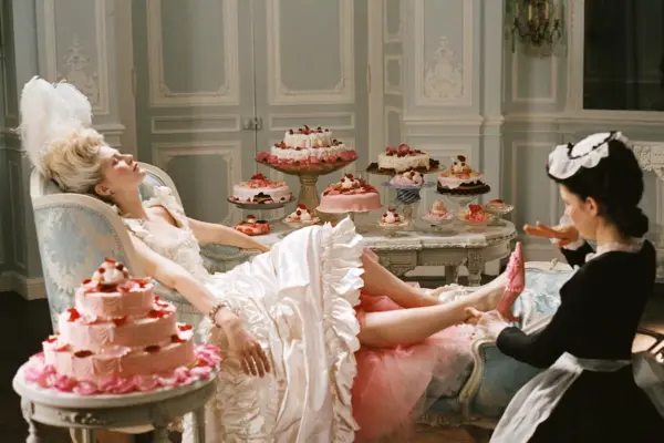 The unusual beauty secrets of European royalty: toxic makeup, hallucinogenic clays, and pubic hair wigs
