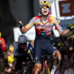 Lorena Wiebes, first leader of the Tour after winning the Lausana climb