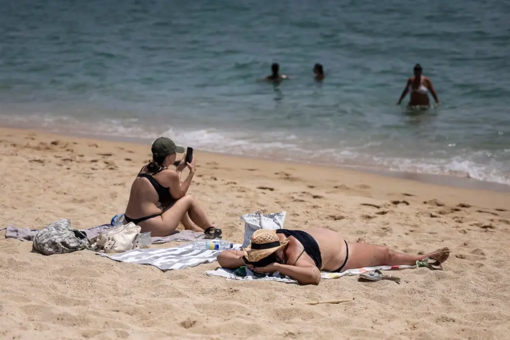 The summer when going topless made headlines again: “The gaze doesn’t stay on the beach”